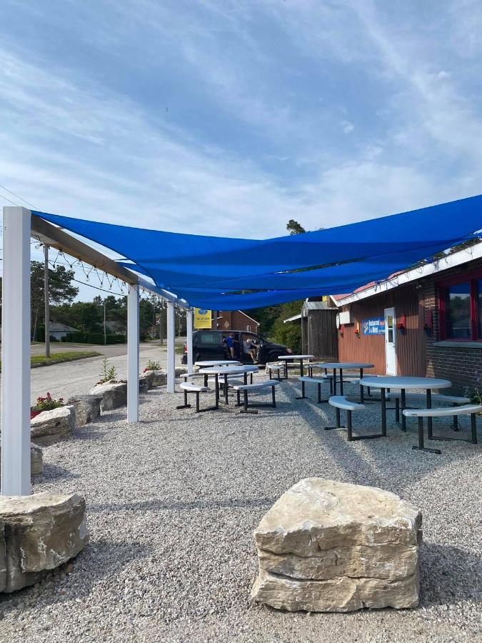 Huron Sands Motel And Restaurant Providence Bay Exterior foto